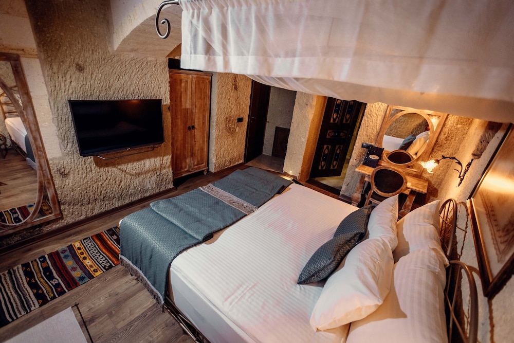 Spa, Suite, Queen Bed