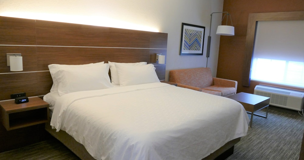 Holiday Inn Express Lebanon 11/36