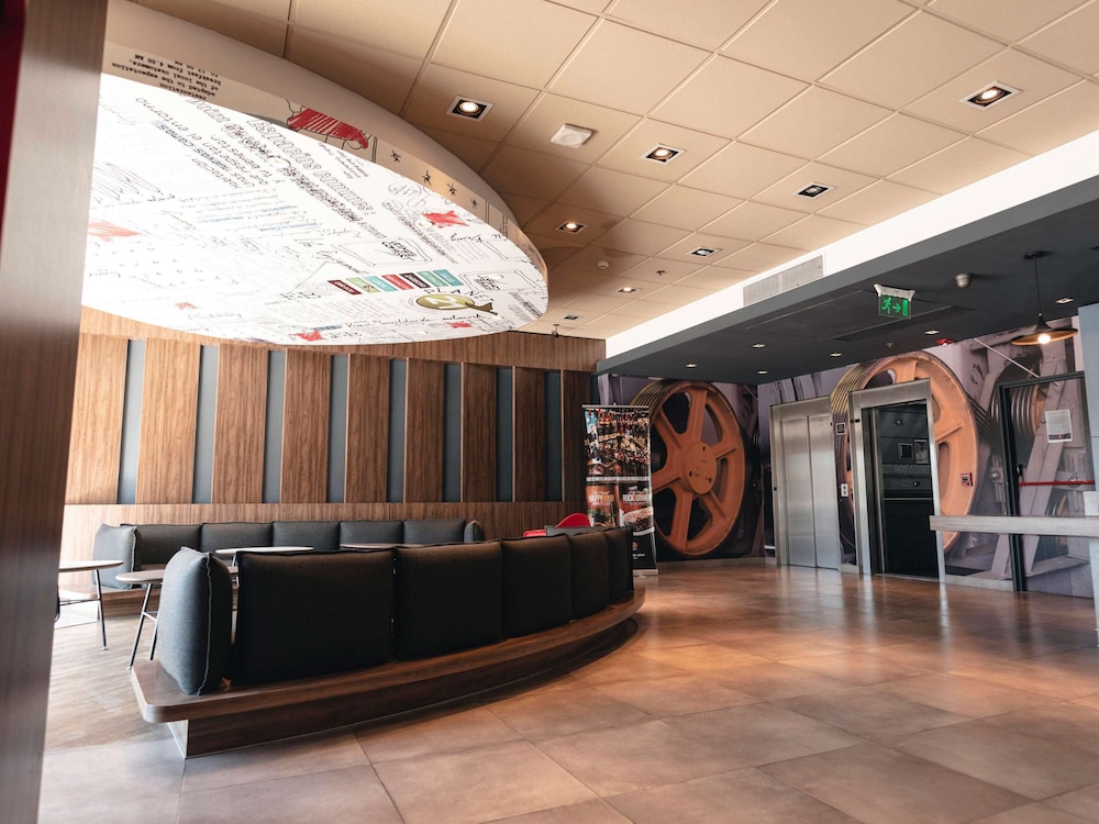 Ibis Pilar 9/63
