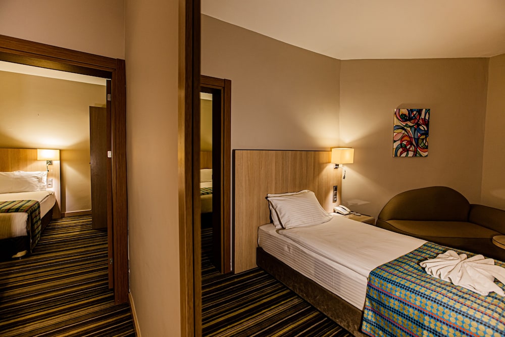 Hotel Mustafa 10/42