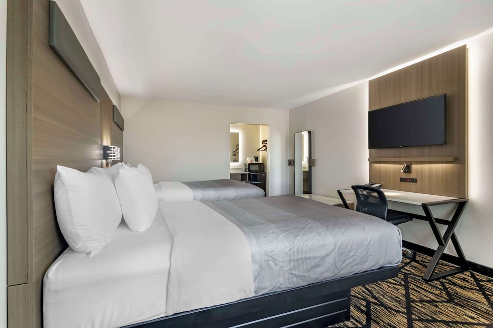 Quality Inn & Suites Athens University Area 26/57