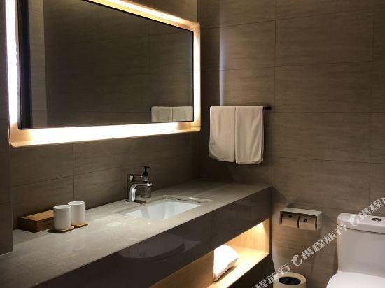 Ji Hotel (Shanghai Pudong Airport Chengnan Road) 40/44