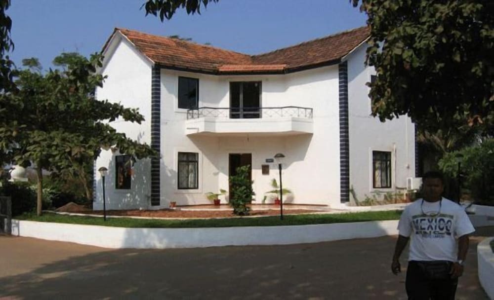 Angels Resort 42/44