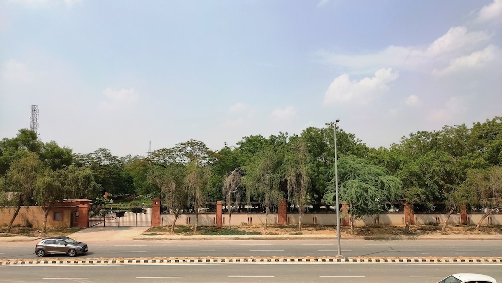 Hotel Karan Vilas 54/64