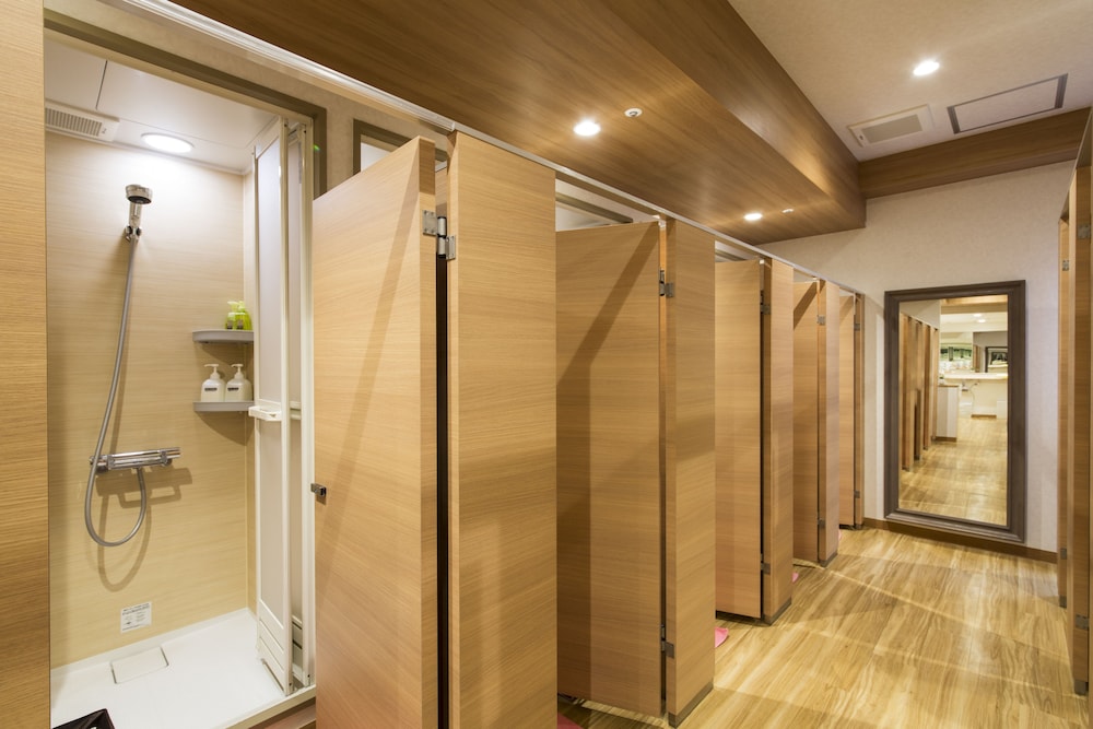 Shinjuku Kuyakushomae Capsule Hotel 44/46