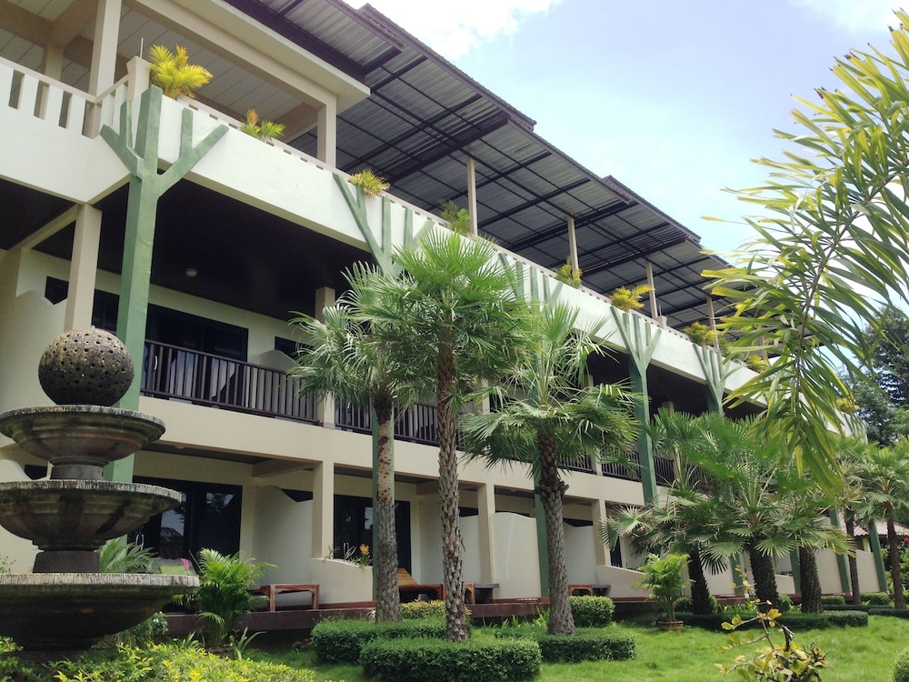 Bailan Beach Resort 8/78
