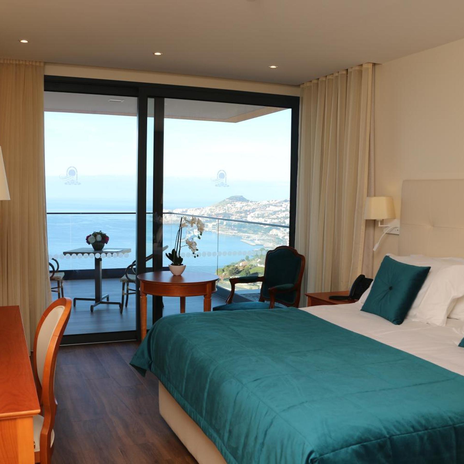 Double Superior Bay View