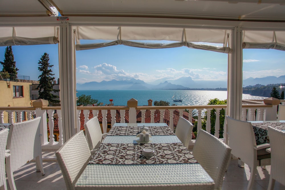 Bacchus Pension 30/49