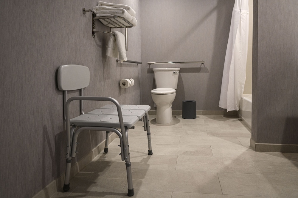 Hyatt Place Indianapolis / Fishers 69/69