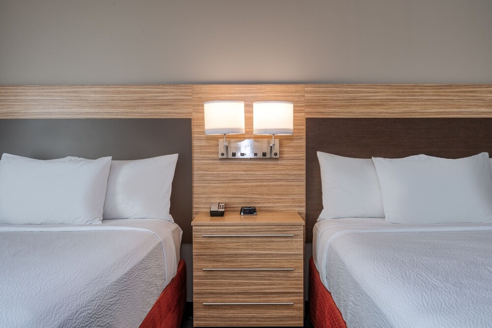TownePlace Suites by Marriott Indianapolis Airport 13/63