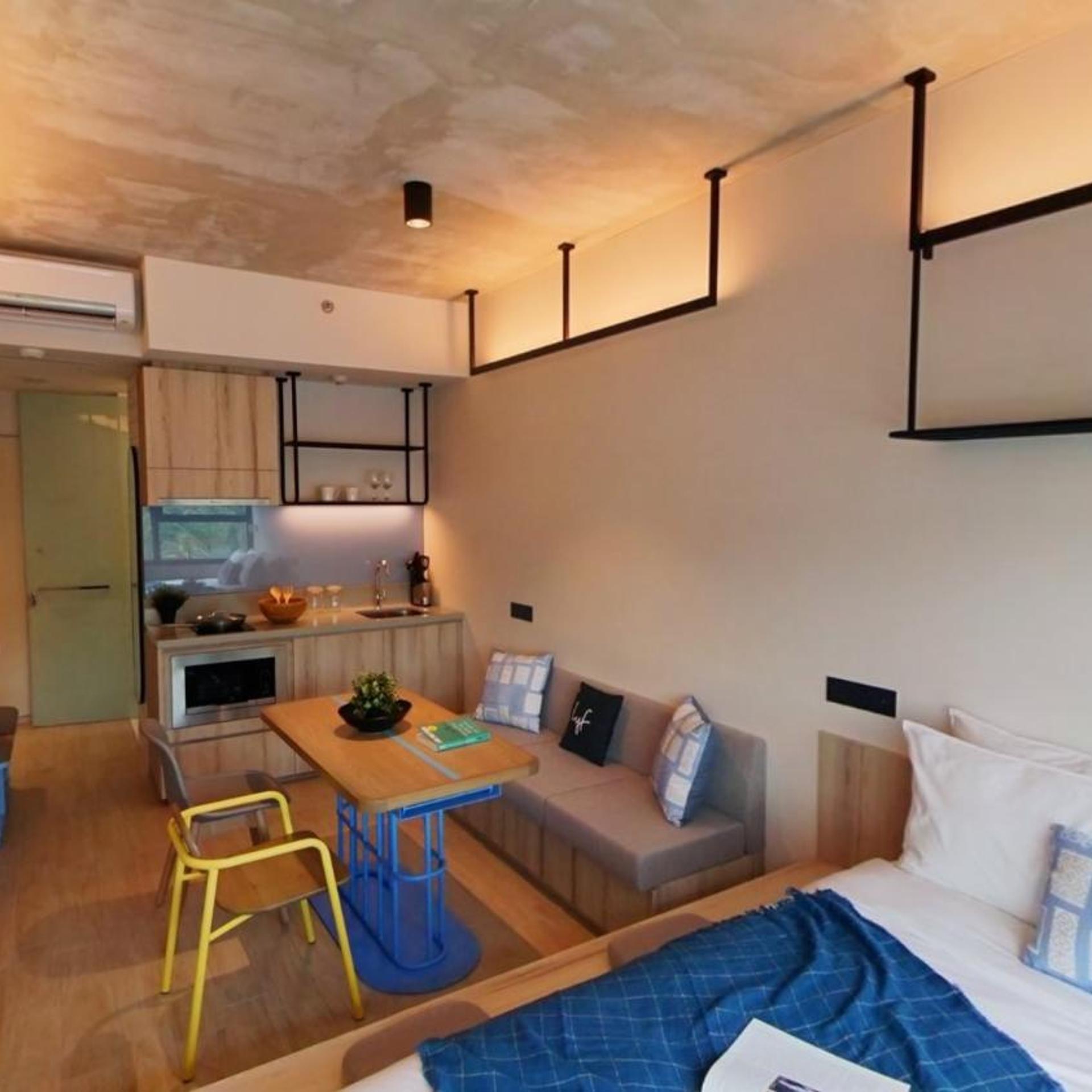 One of a Kind Plus, Premier, Studio, Kitchenette