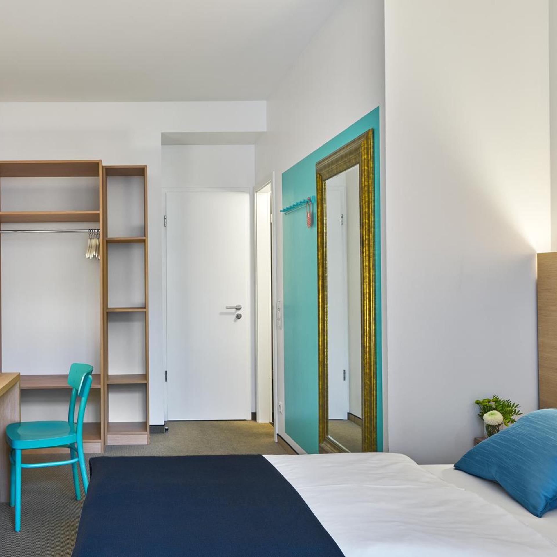 Hotel 38 20/49