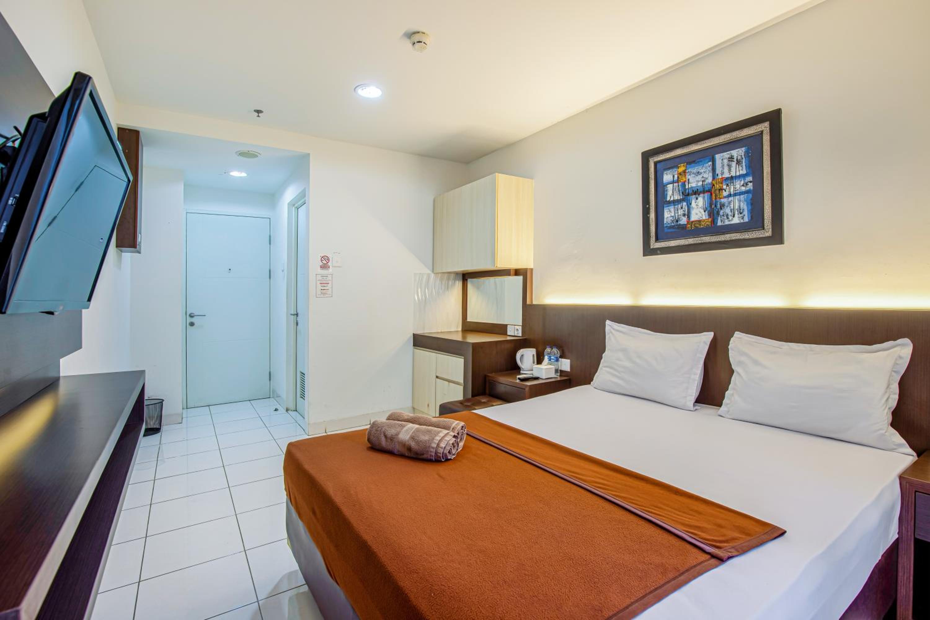 Skyland Sentul Tower Apartment 28/56