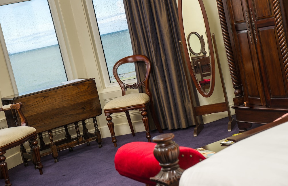 The Salty Dog Hotel & Bistro 50/71