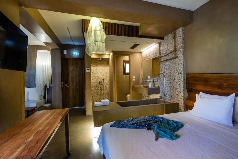 Signature, Studio, Suite, Double Bed