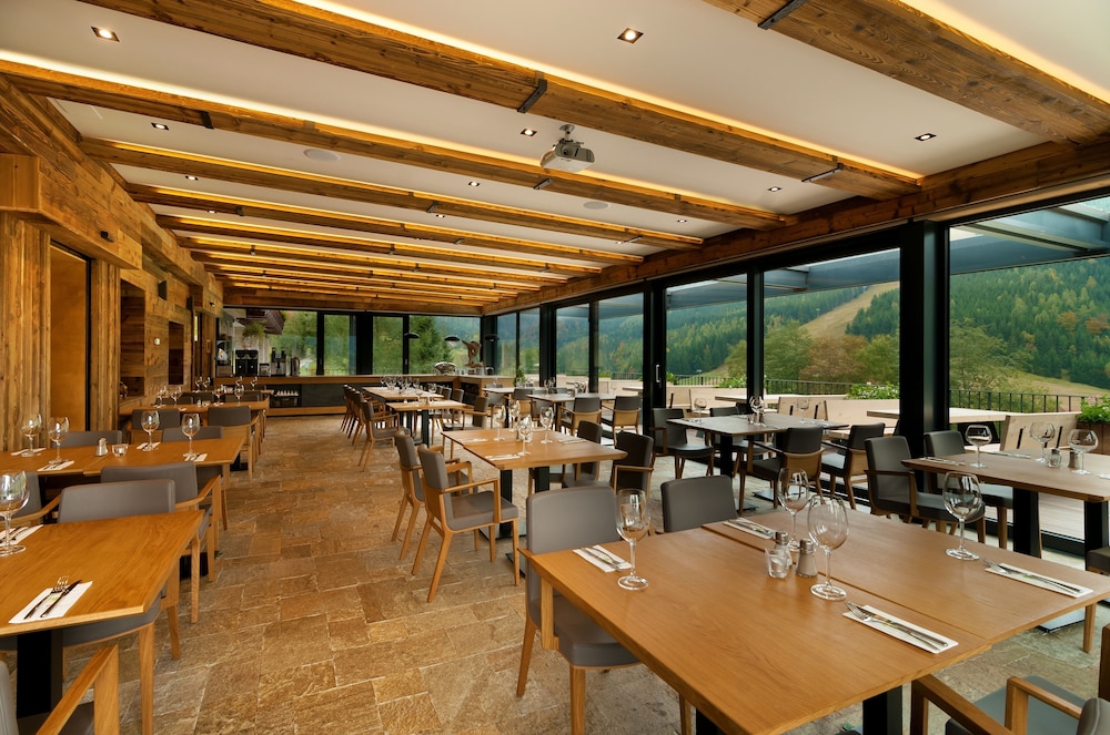 Olympie Hotel, Spindleruv Mlyn 36/60