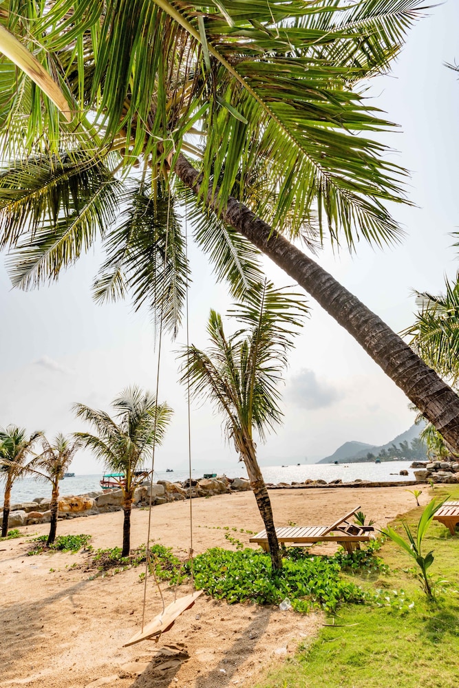 Hula Hula Beachfront Phu Quoc 68/73