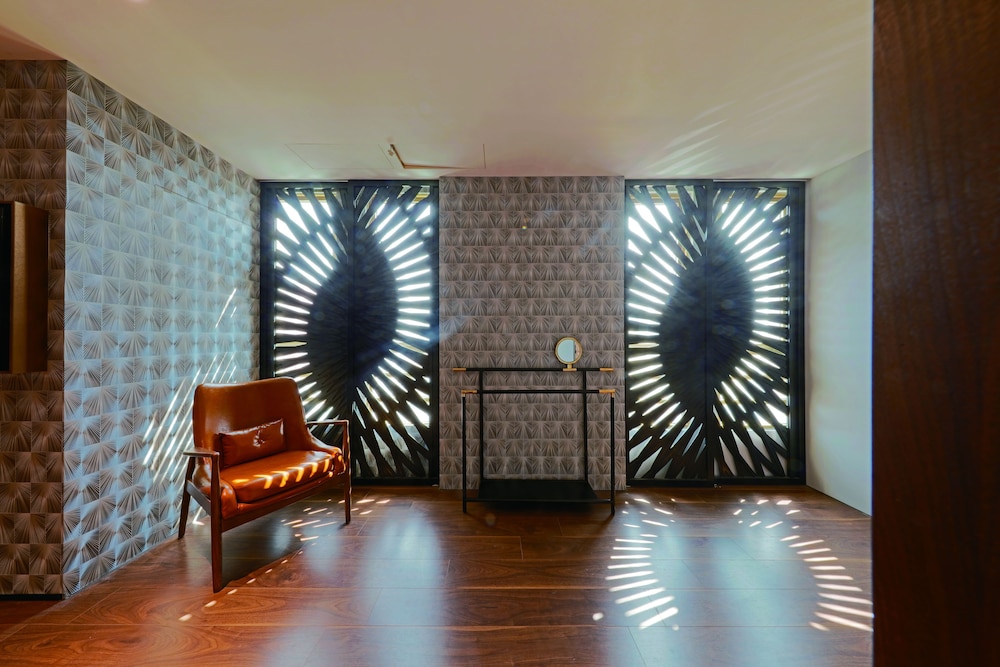Saint Art Hotel 3/30