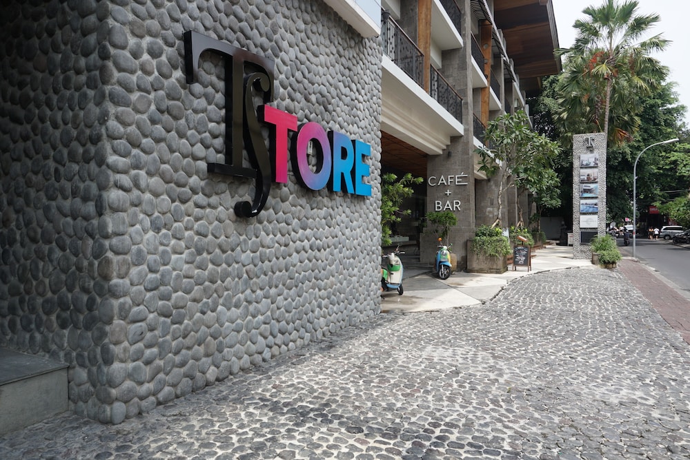 TS Suites Seminyak Bali 37/45