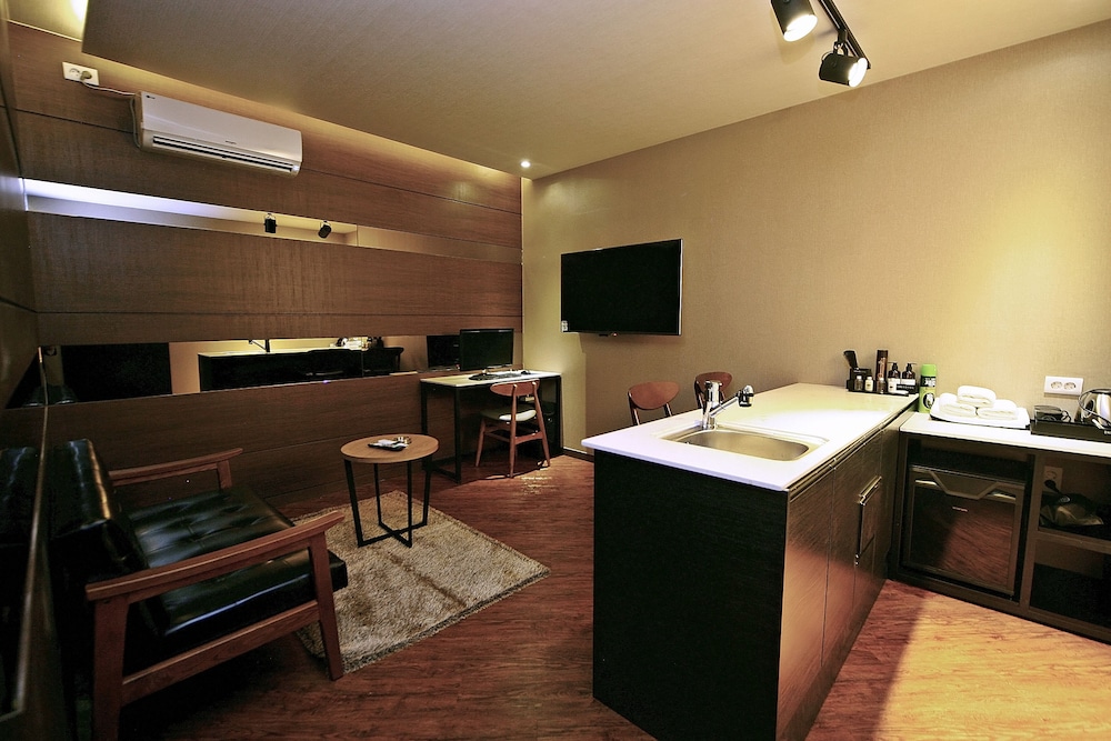 2 Heaven Hotel 55/69