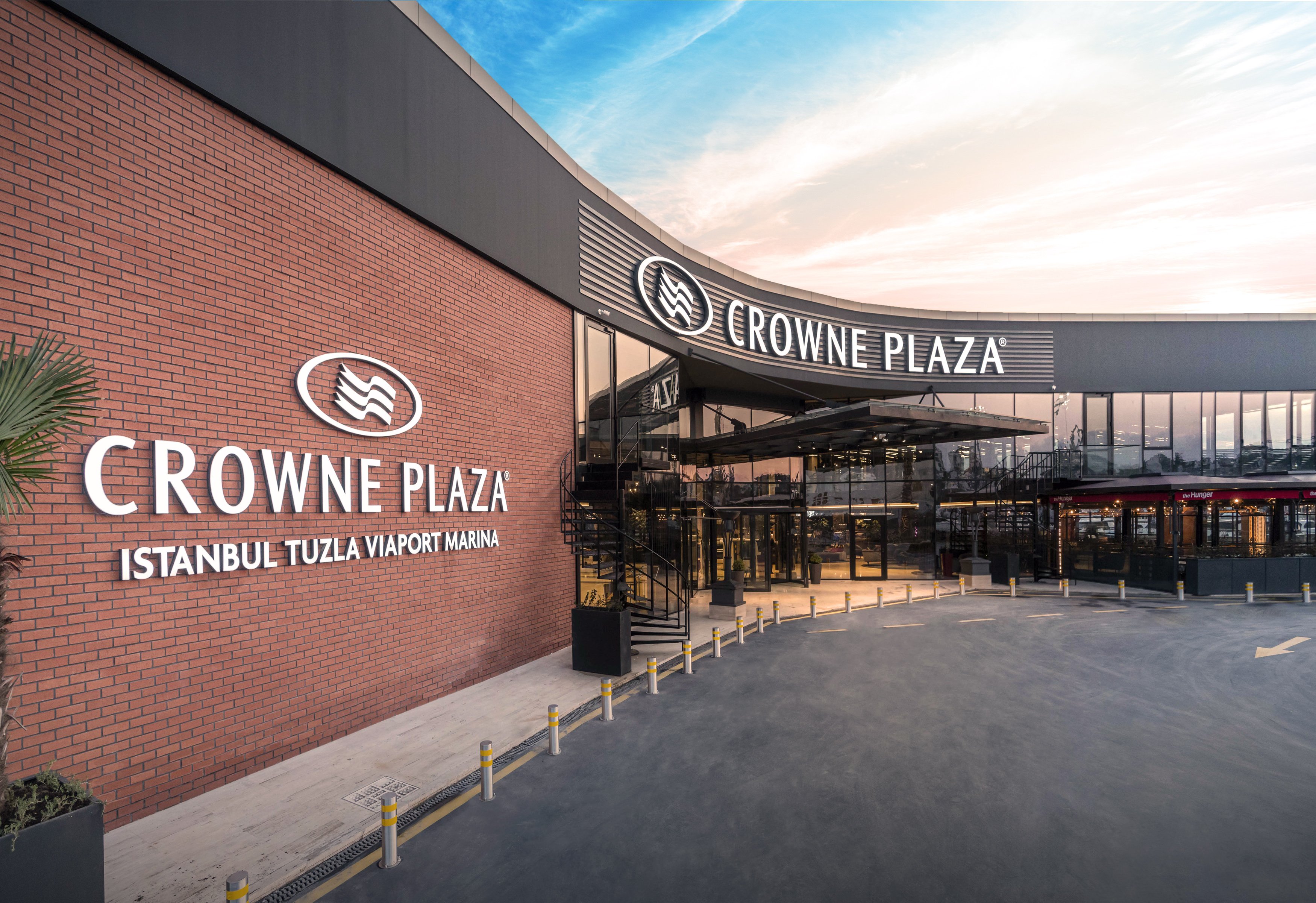 Crowne Plaza Istanbul Tuzla Viaport Marina 77/82
