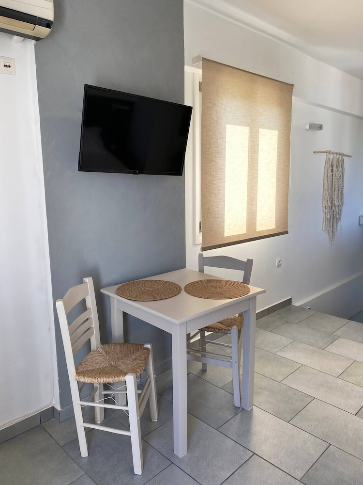 Agnadi Syros Studios & Rooms 36/50