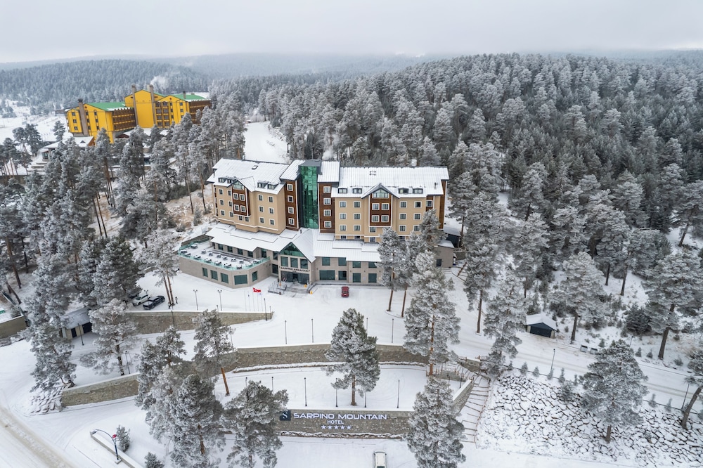 Sarpino Mountain Hotel 56/58