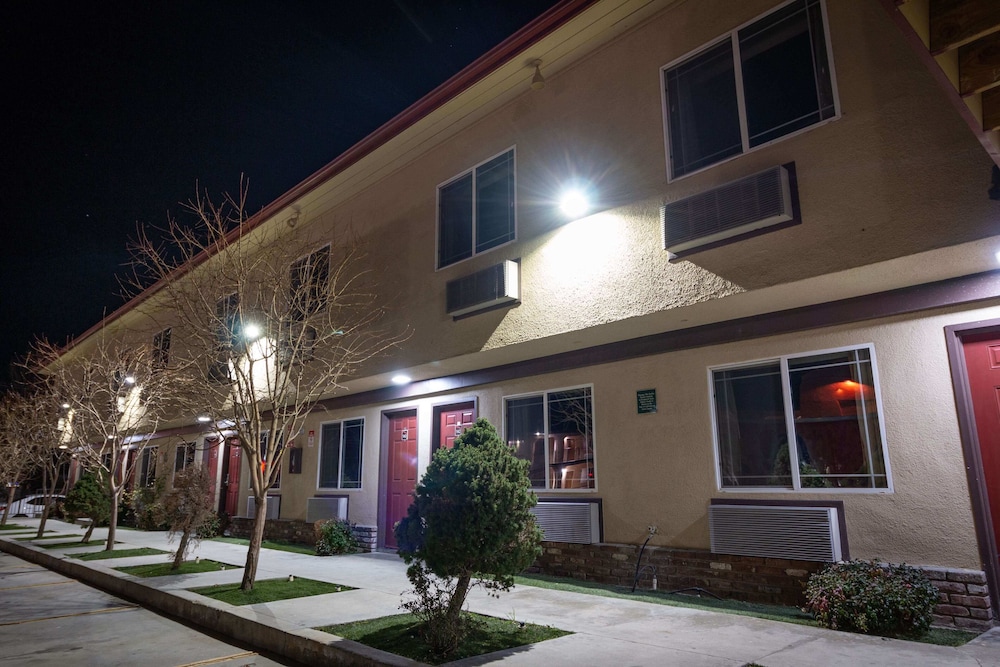 Quality Inn Bishop Near Mammoth 1/20