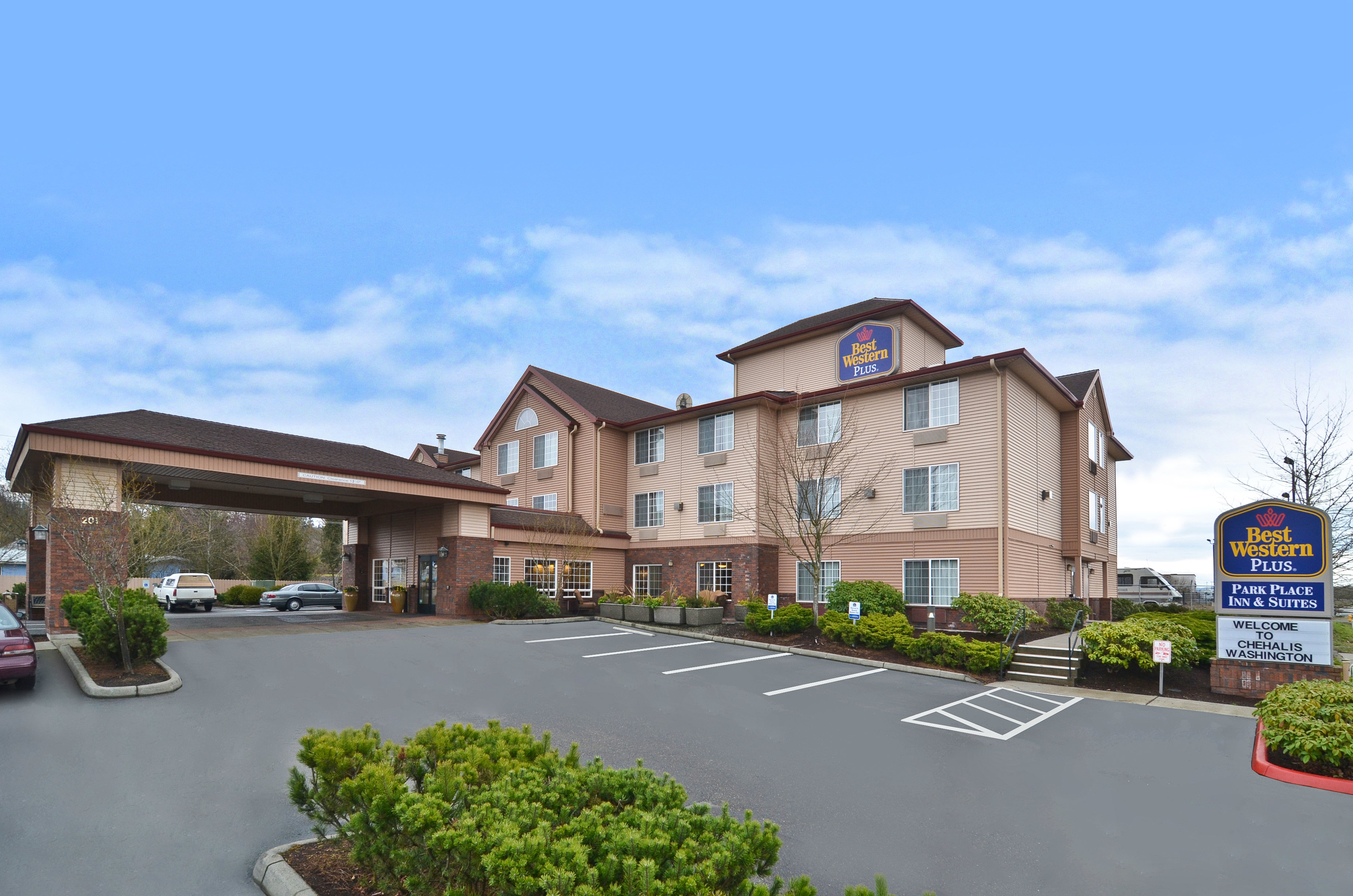 Best Western Plus Park Place Inn & Suites 66/76