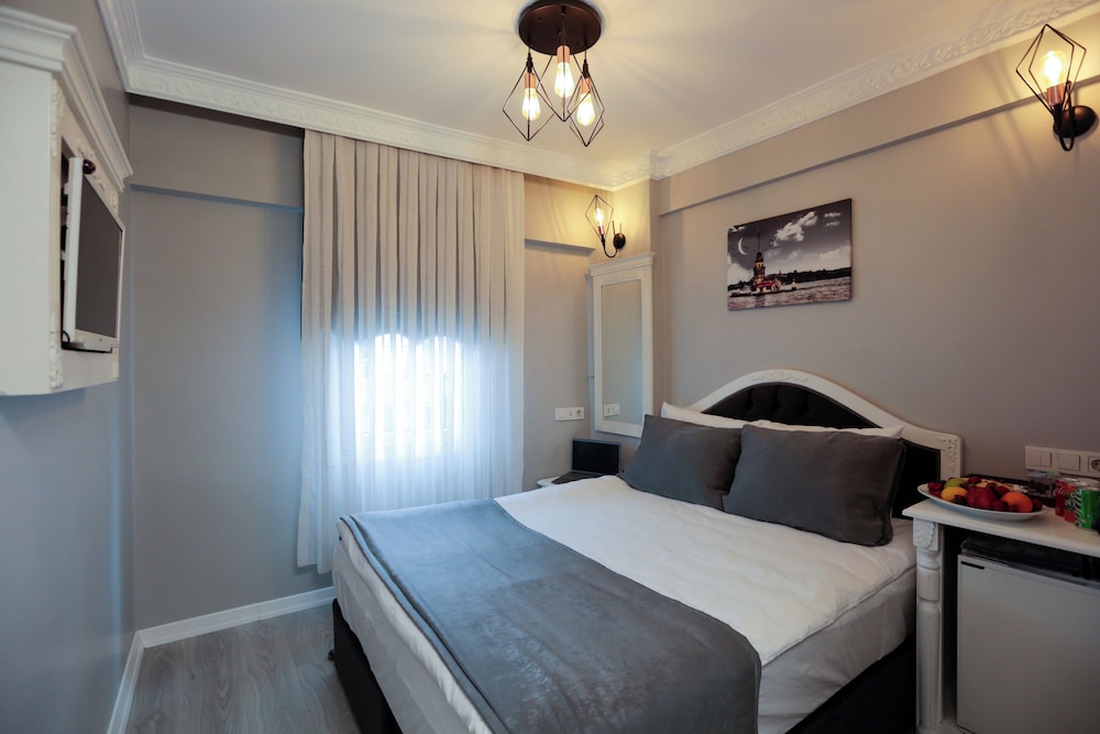 Nova City Hotel 30/85
