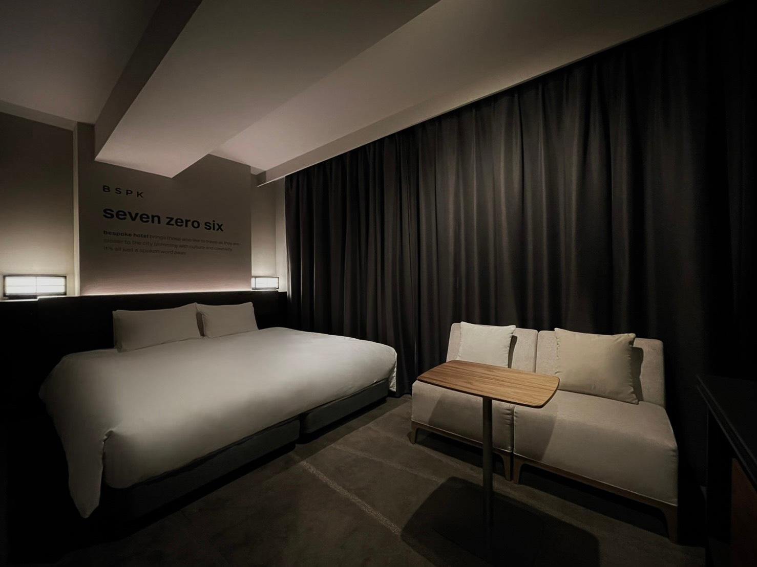 ROOM, KING BED