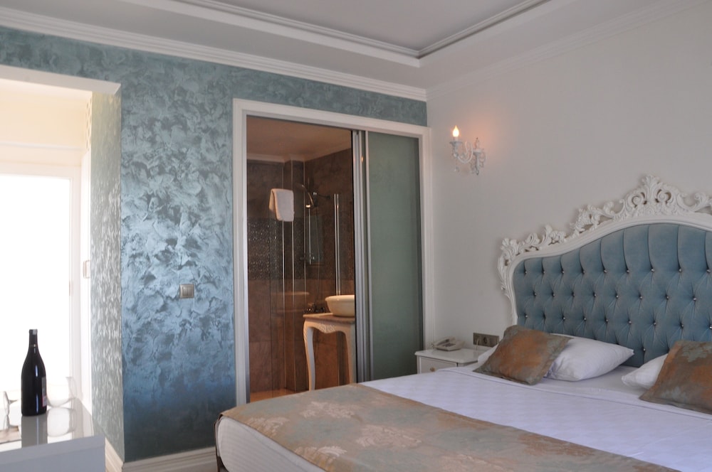 Olivias Group Hotel 8/42