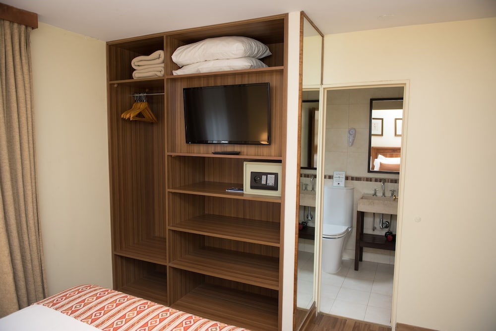 Hostal Del Bosque 44/62