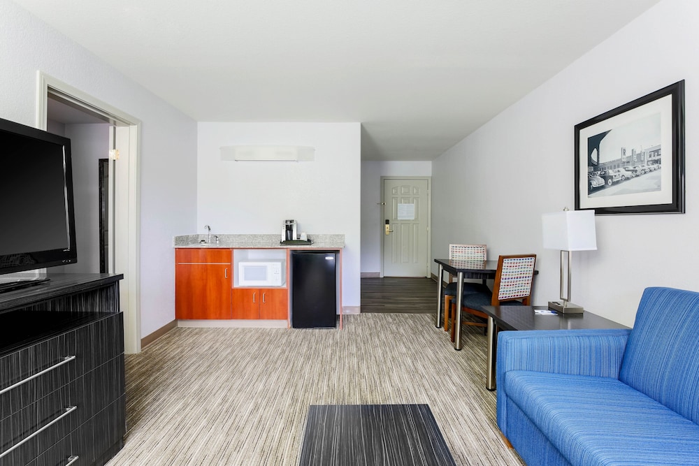 Holiday Inn Express Lancaster 48/70