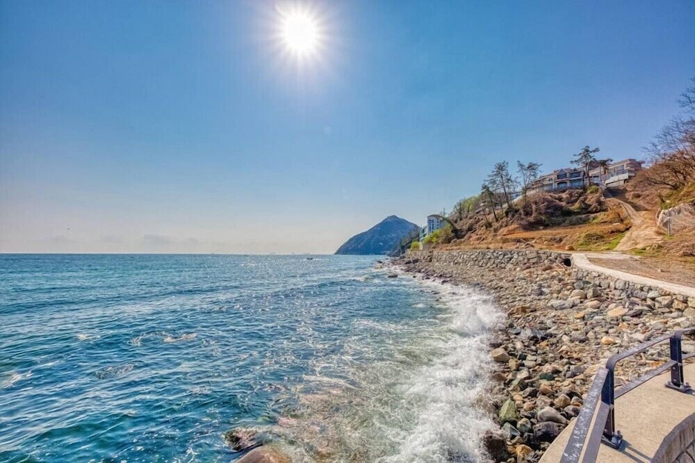 Geoje White O Pension 44/50