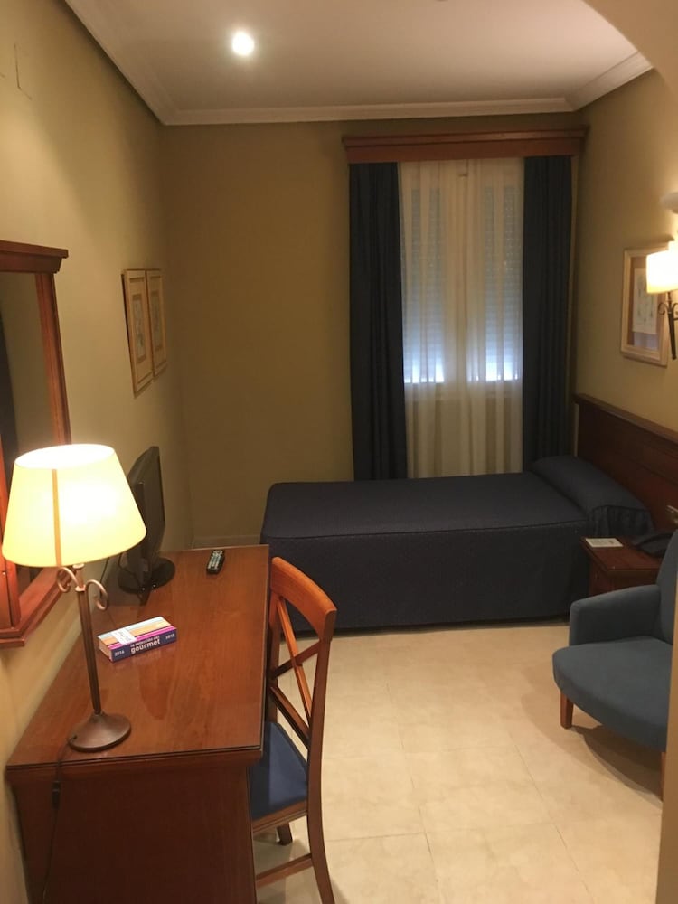 Hotel Manolo Mayo 17/40