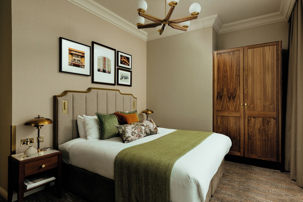 1 BEDROOM, PREMIUM, APARTMENT