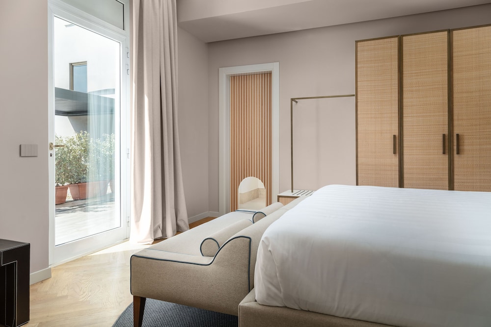 Signature, Nature, Suite, King Bed, Pet Friendly