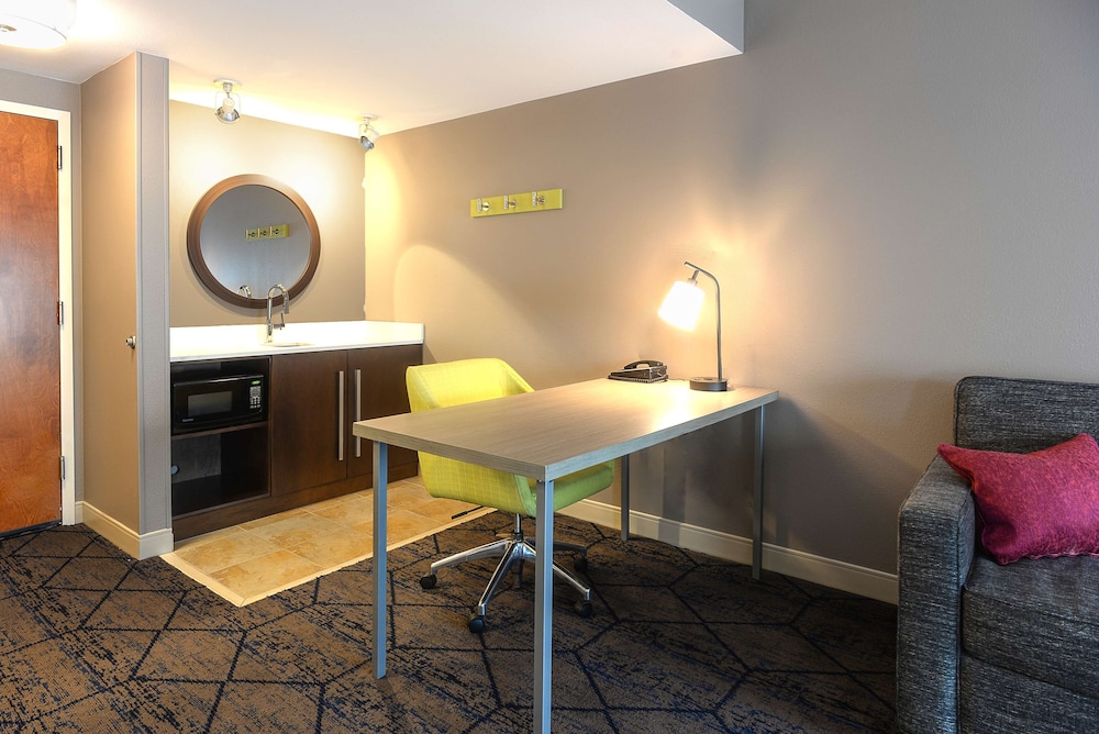 Hampton Inn Suites Atl Six Flags 43/61