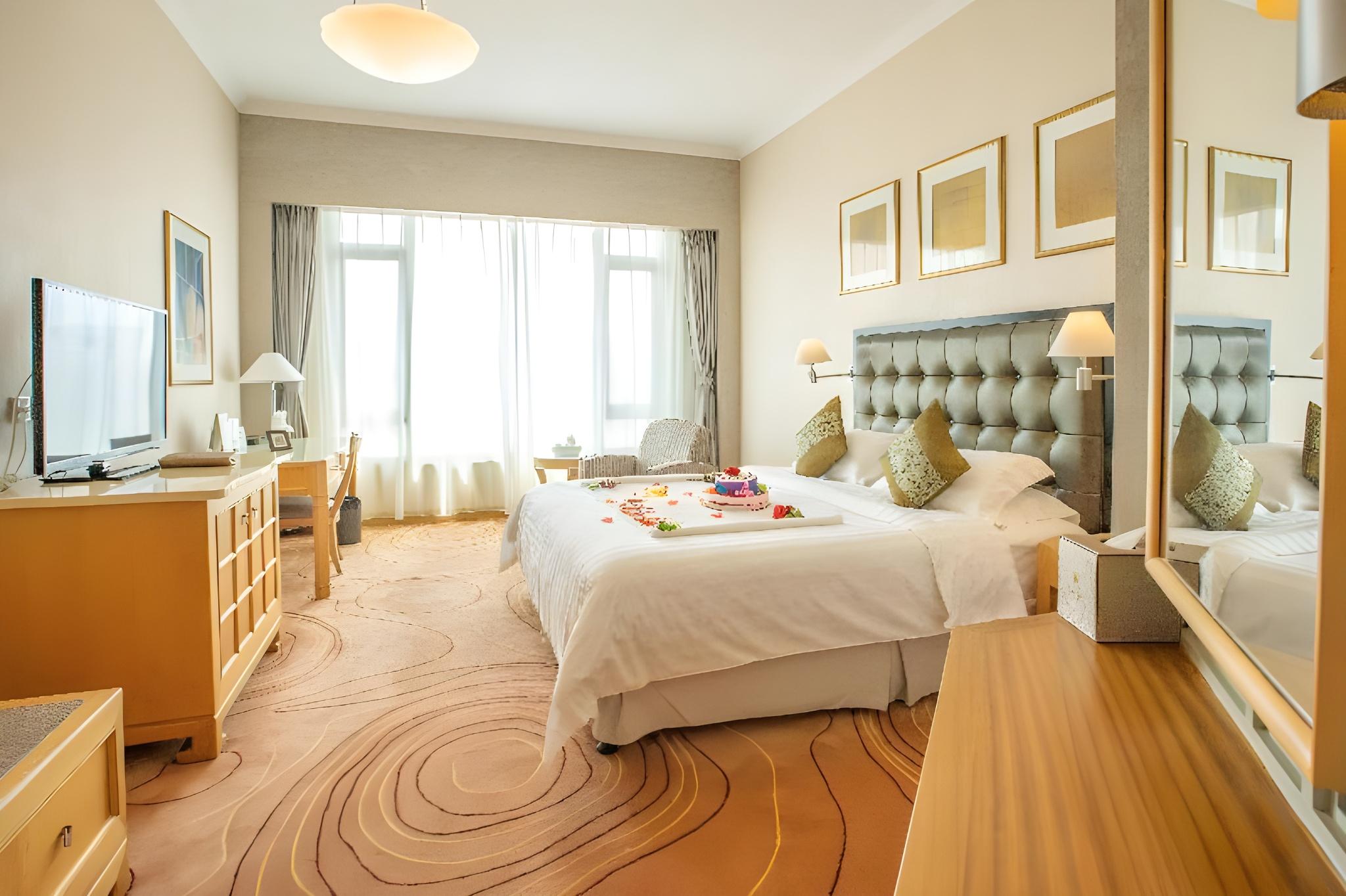 Executive, King Bed