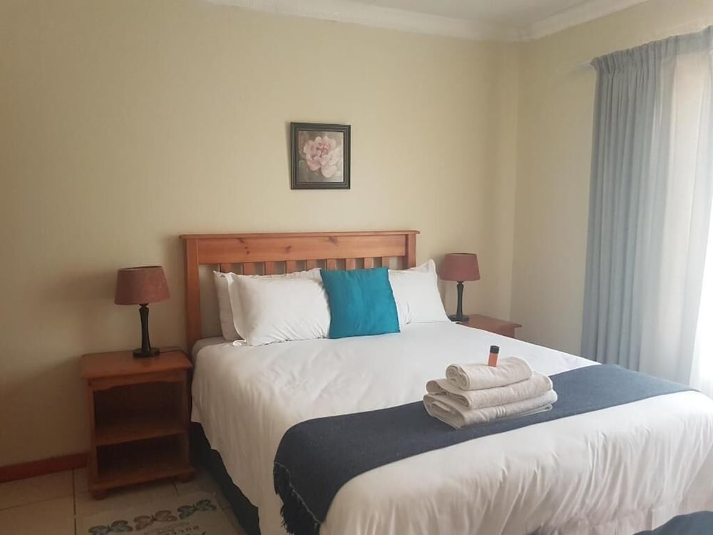 Sand River Cottages 20/45