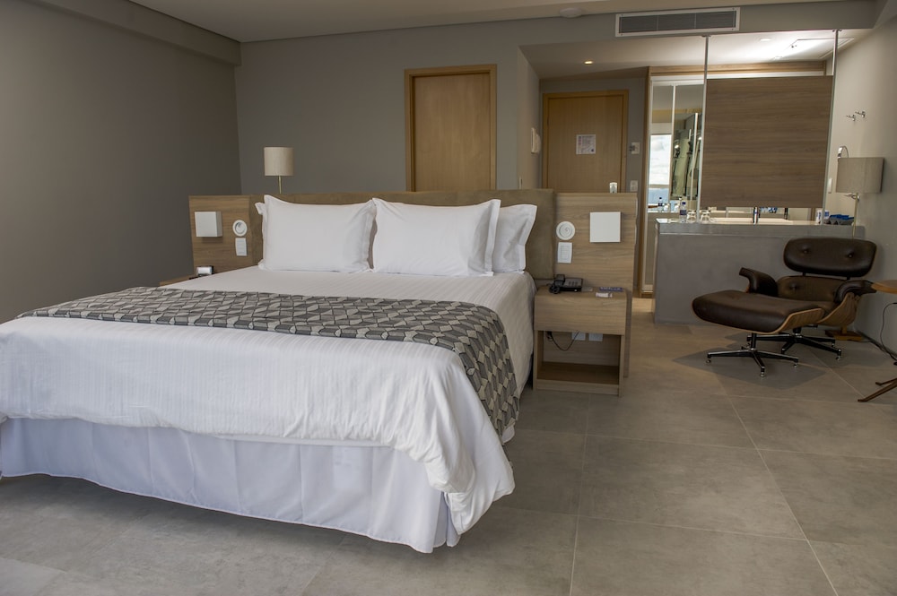 Silverton Paiva Experience Flat 4/29