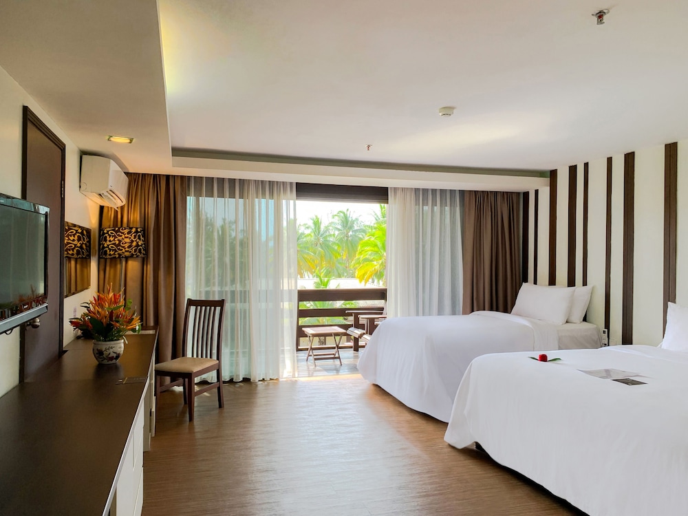 DAMAI BEACH RESORT 9/63