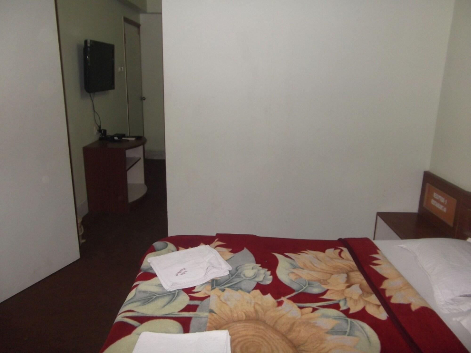 Hotel Ravikant 11/23