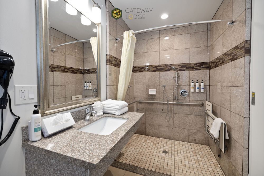 Gateway Lodge 31/36