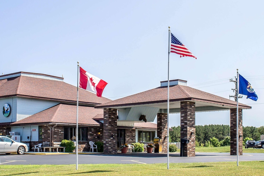 Quality Inn & Suites Newberry, MI 3/49