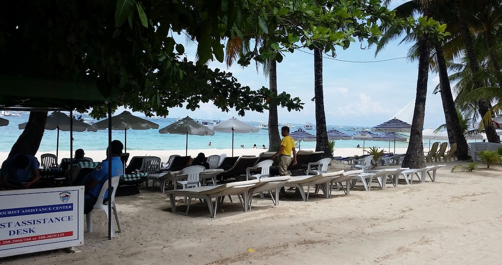 Surfside Boracay Resort & Spa 43/50