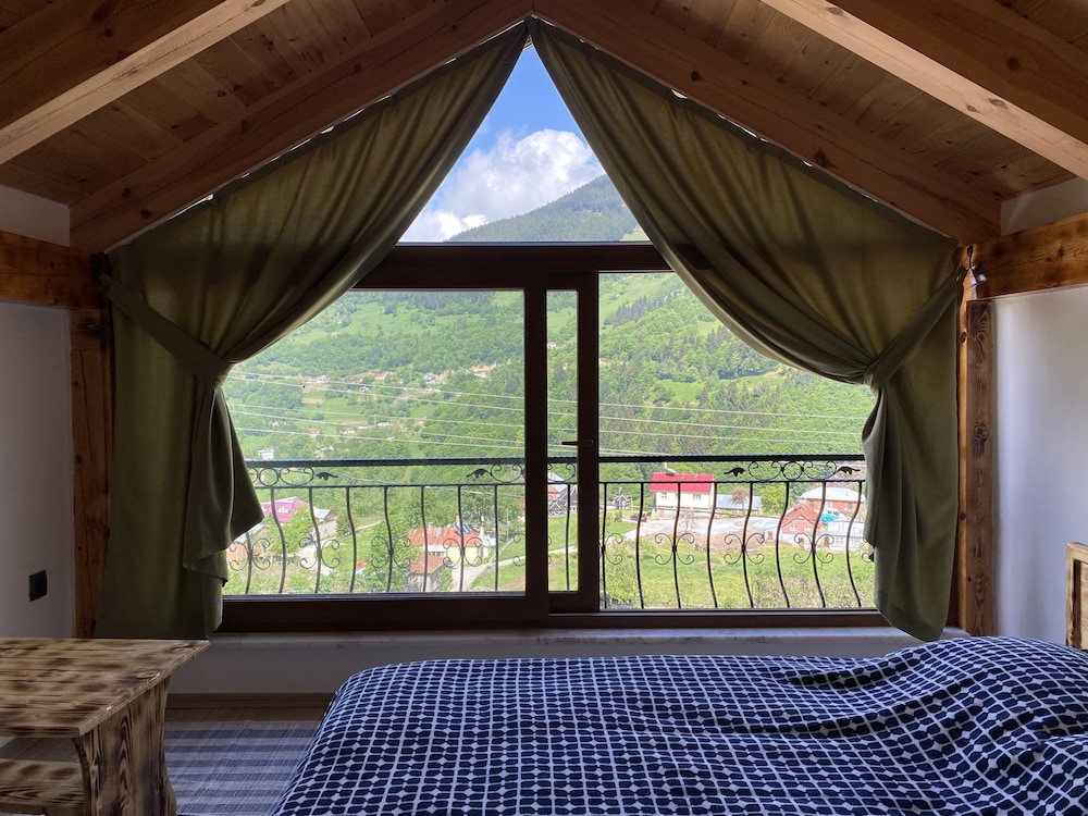 Hamsikoy Tas Otel 25/40
