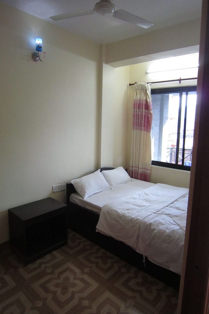 Hotel Sunflower 25/50