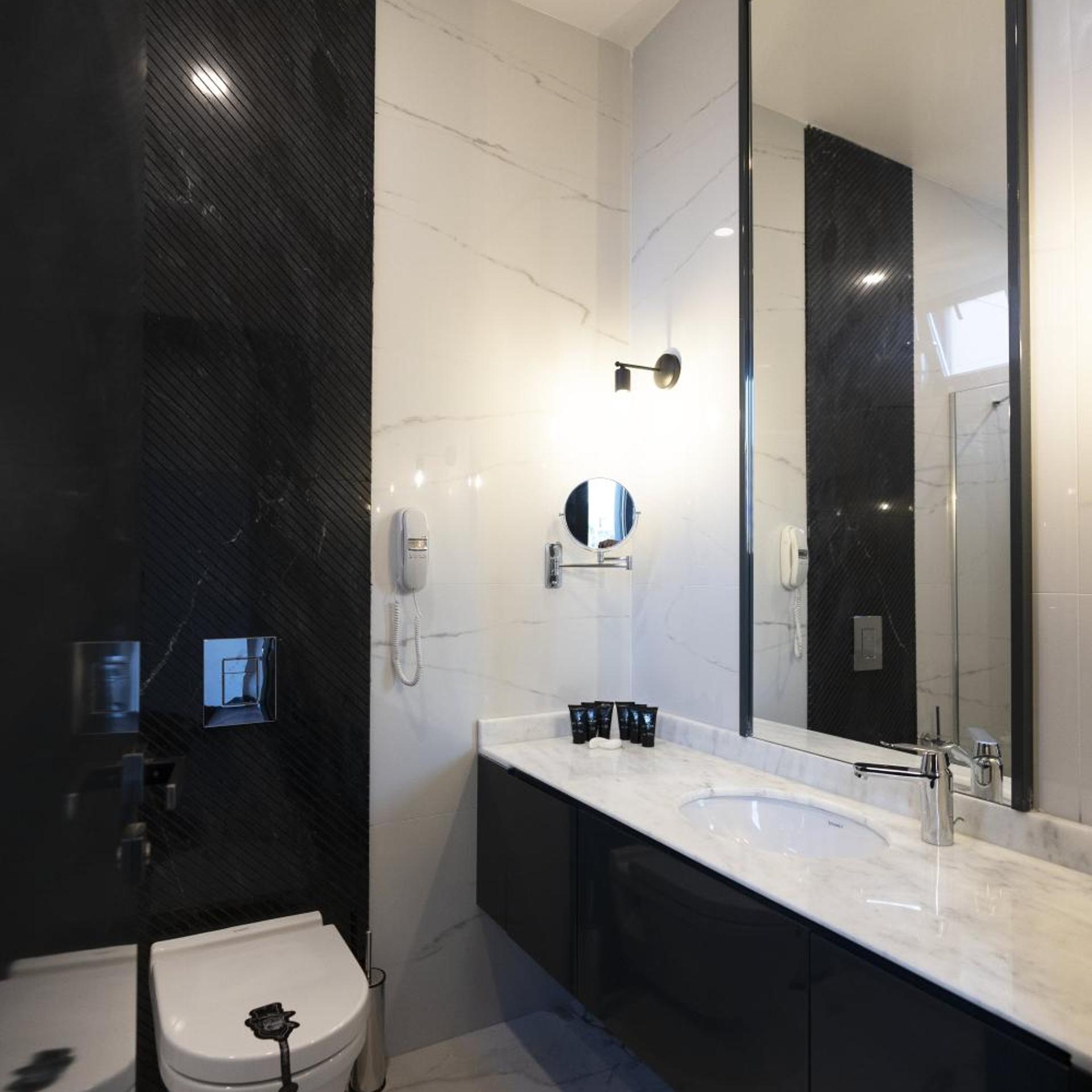 Deluxe, Double Bed, Lateral Side Sea View، Lucky Monkey Hotel 5/5